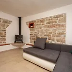 بيت للعطل 2 Bedroom Stunning In Medvida