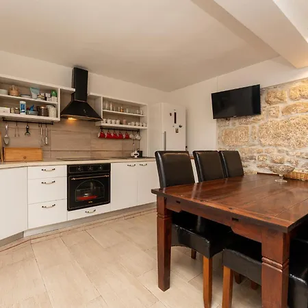 2 Bedroom Stunning In Vikendica Medvida