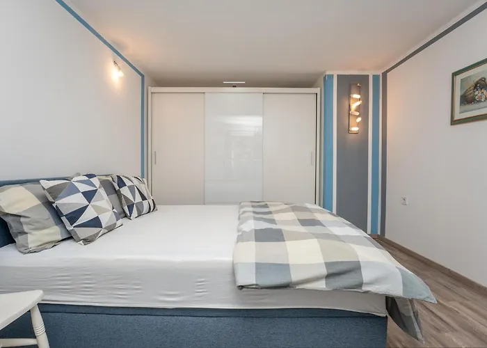 Vikendica 2 Bedroom Stunning In *